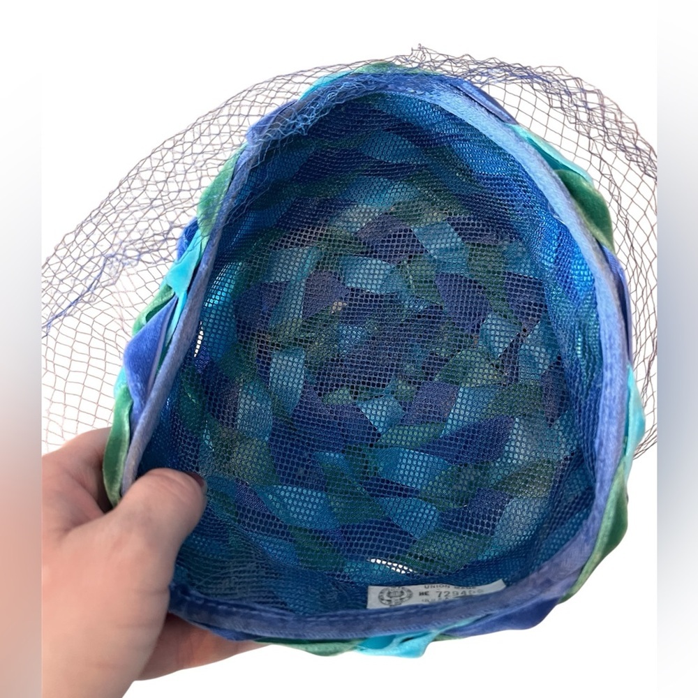 Vintage 1960’s Velvet Pillbox Cocktail Hat with Veil Union Made Blue Green - Picture 5 of 6